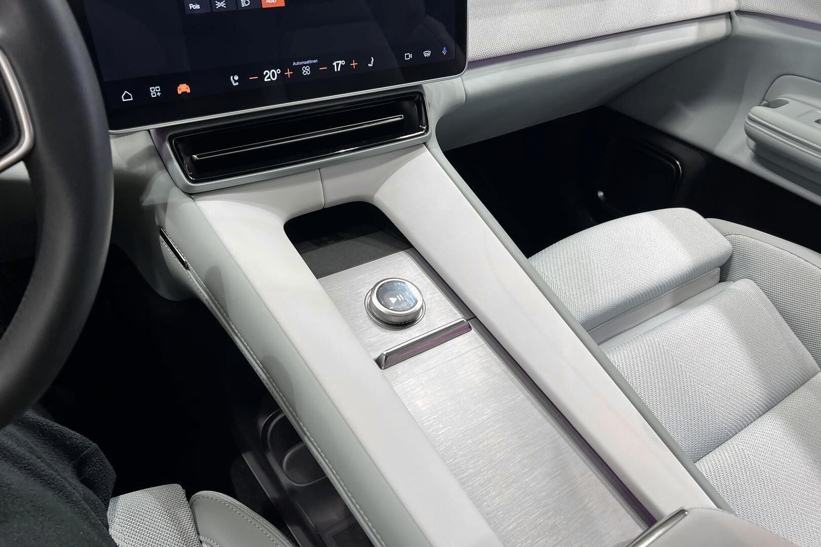 Polestar 4 iso kuva 28