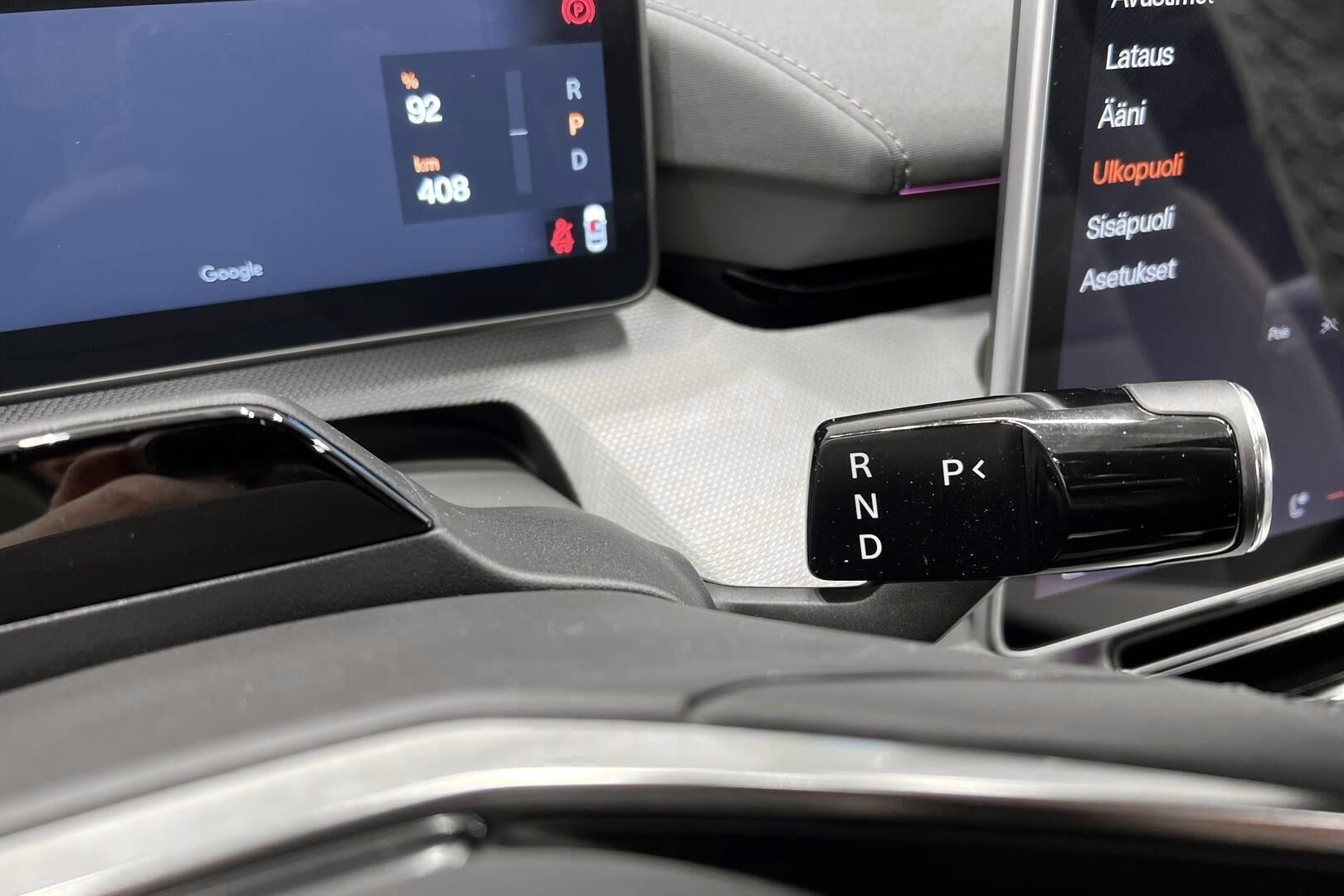 Polestar 4 iso kuva 35
