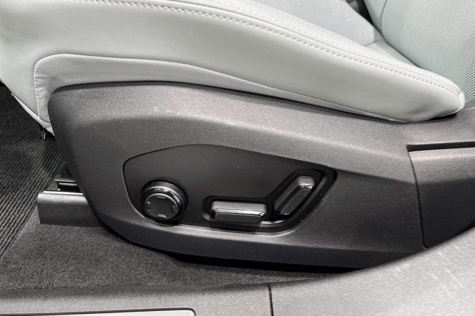 Polestar 4 iso kuva 39