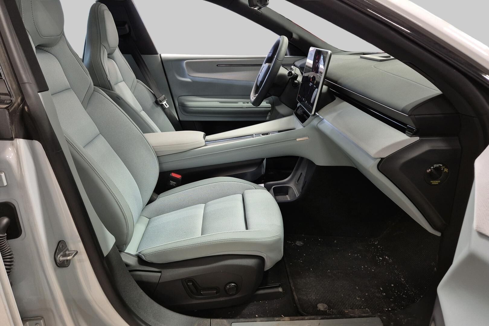 Polestar 4 iso kuva 4