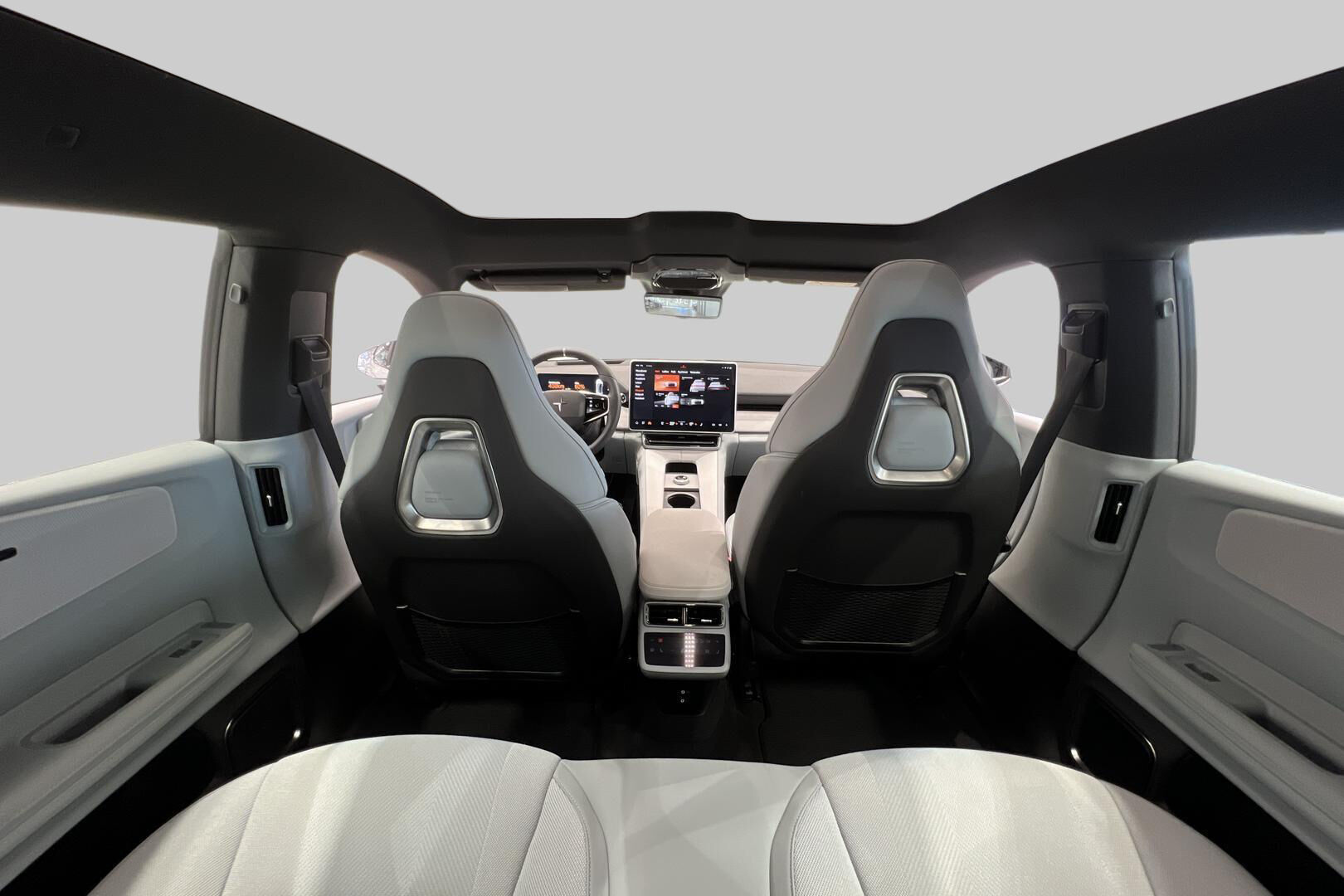 Polestar 4 iso kuva 46