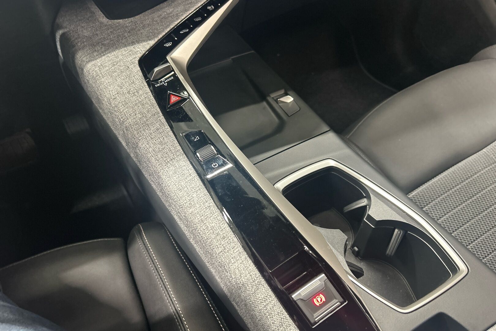 Peugeot 3008 iso kuva 18