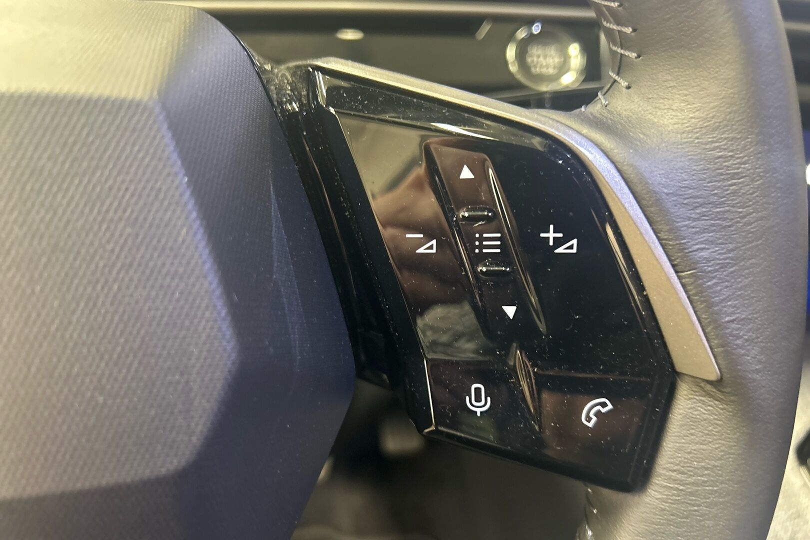 Peugeot 3008 iso kuva 32