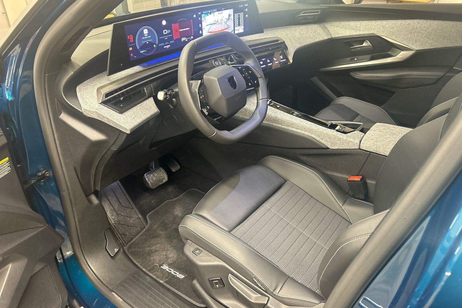 Peugeot 3008 iso kuva 7