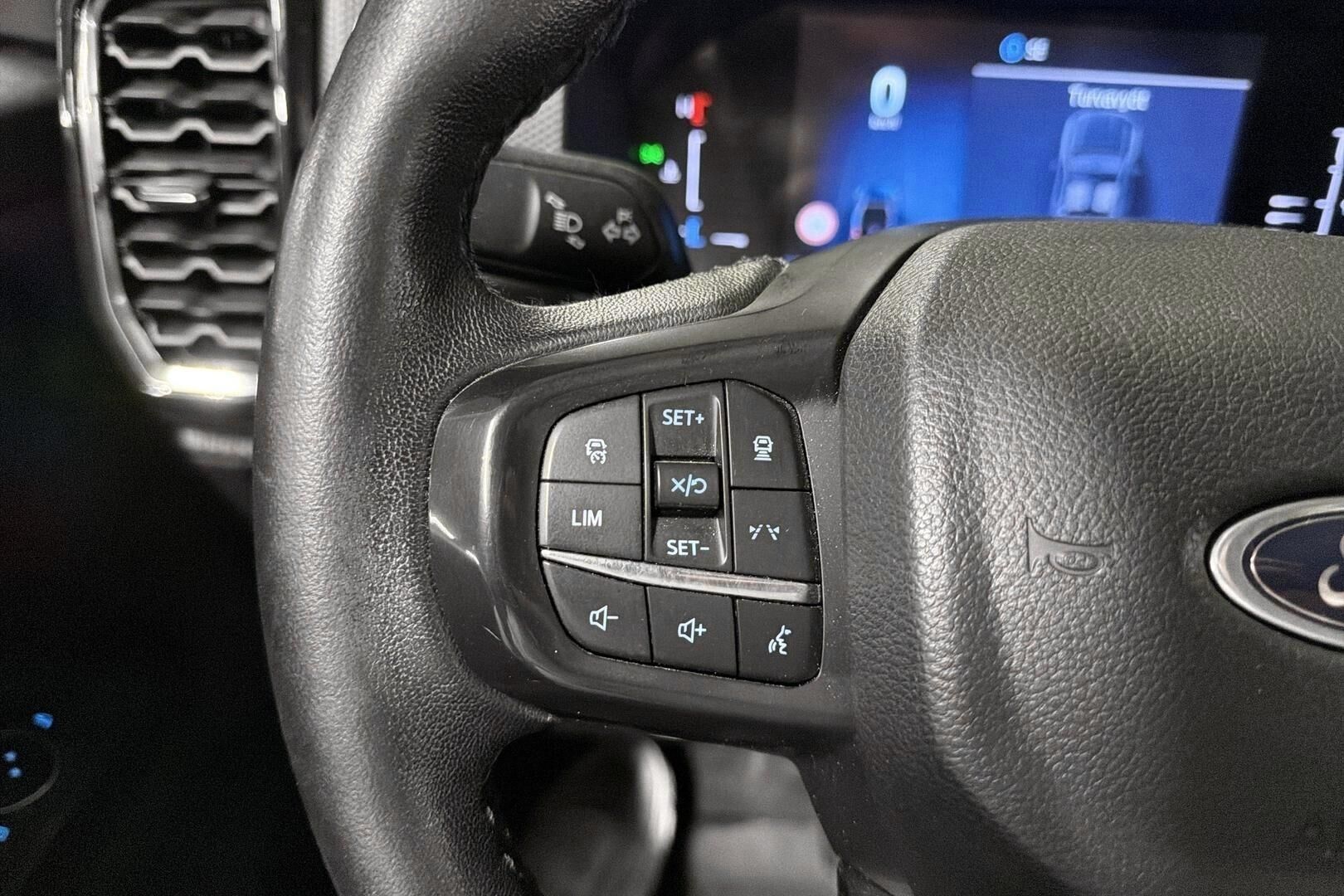 Ford Ranger iso kuva 16
