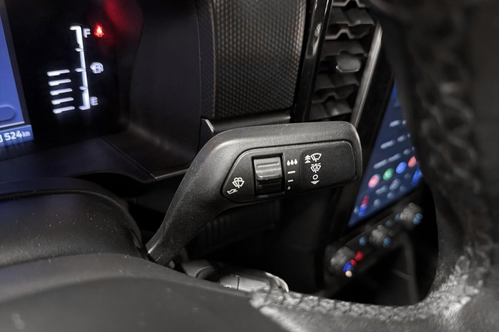 Ford Ranger iso kuva 17