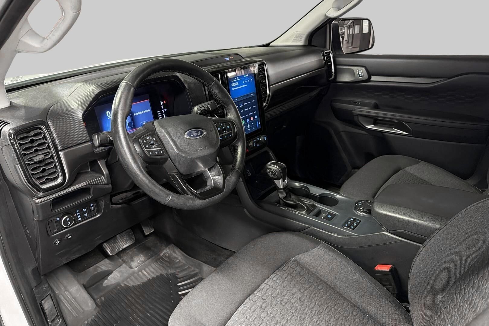 Ford Ranger iso kuva 8