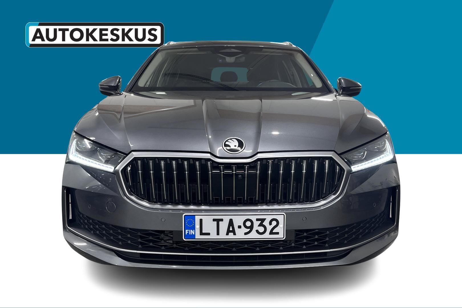 Skoda Superb iso kuva 0