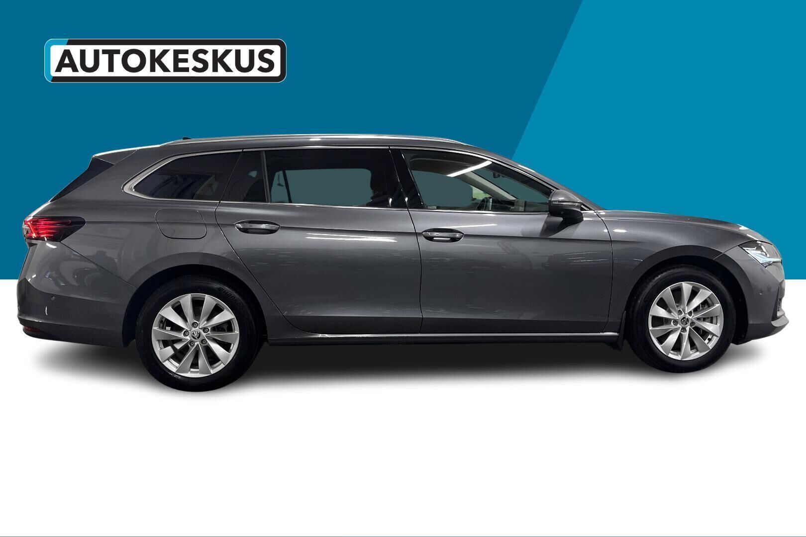 Skoda Superb iso kuva 1