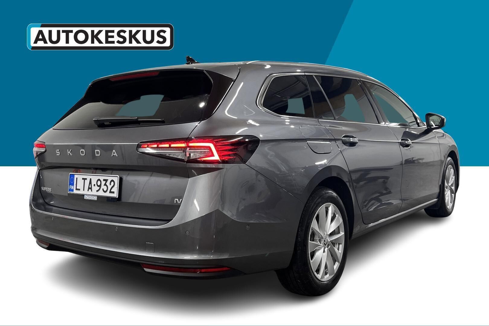 Skoda Superb iso kuva 14