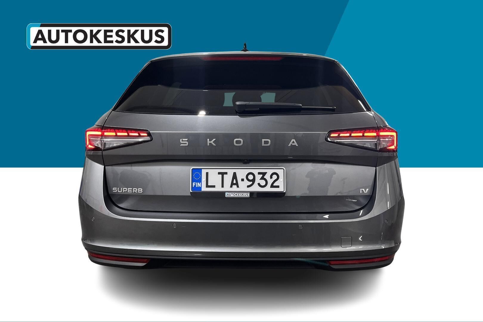 Skoda Superb iso kuva 15