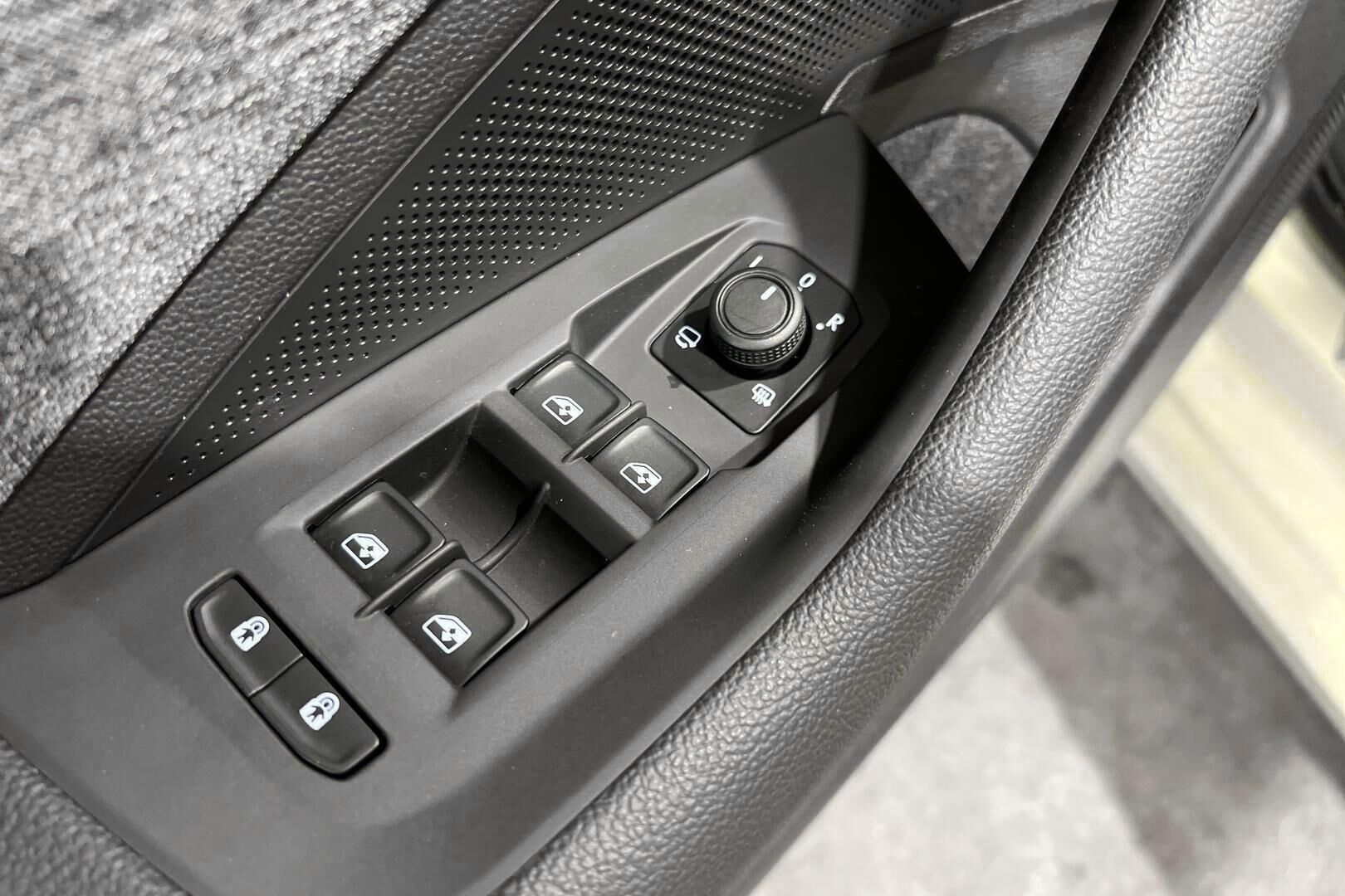 Skoda Superb iso kuva 15
