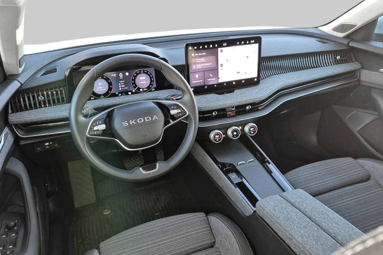 Skoda Superb iso kuva 1
