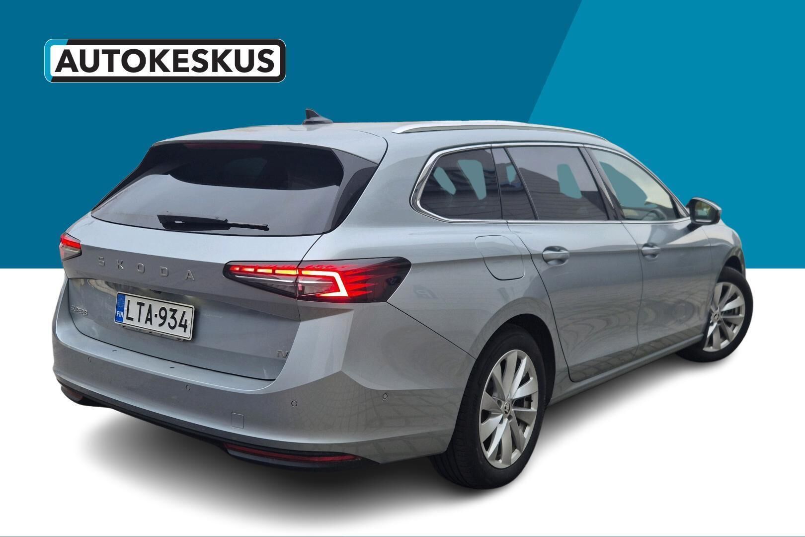 Skoda Superb iso kuva 3