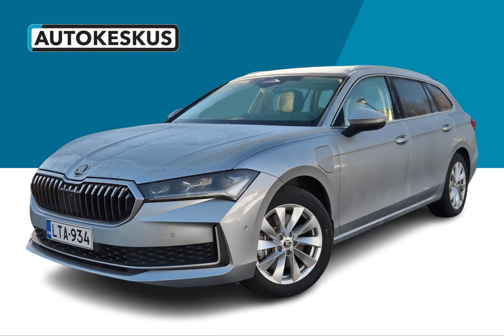 Skoda Superb iso kuva 6