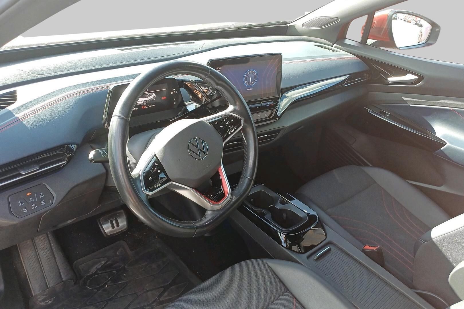 Volkswagen ID.4 iso kuva 2