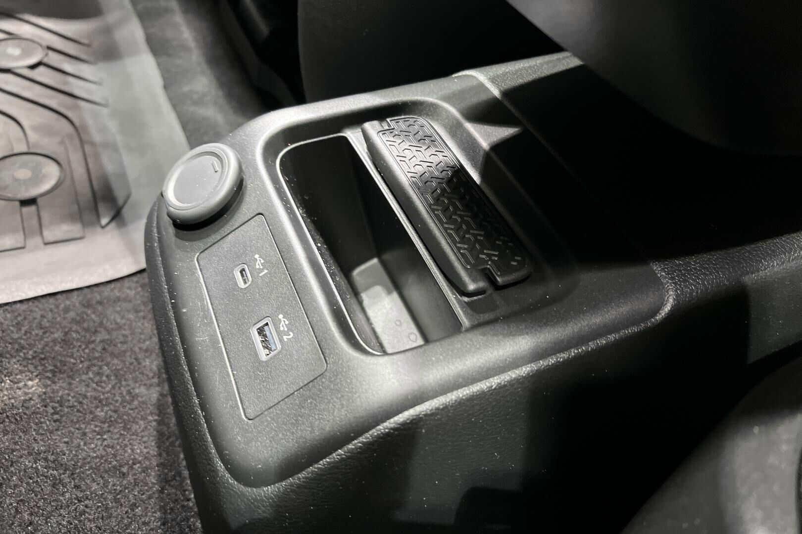 Nissan Ariya iso kuva 22