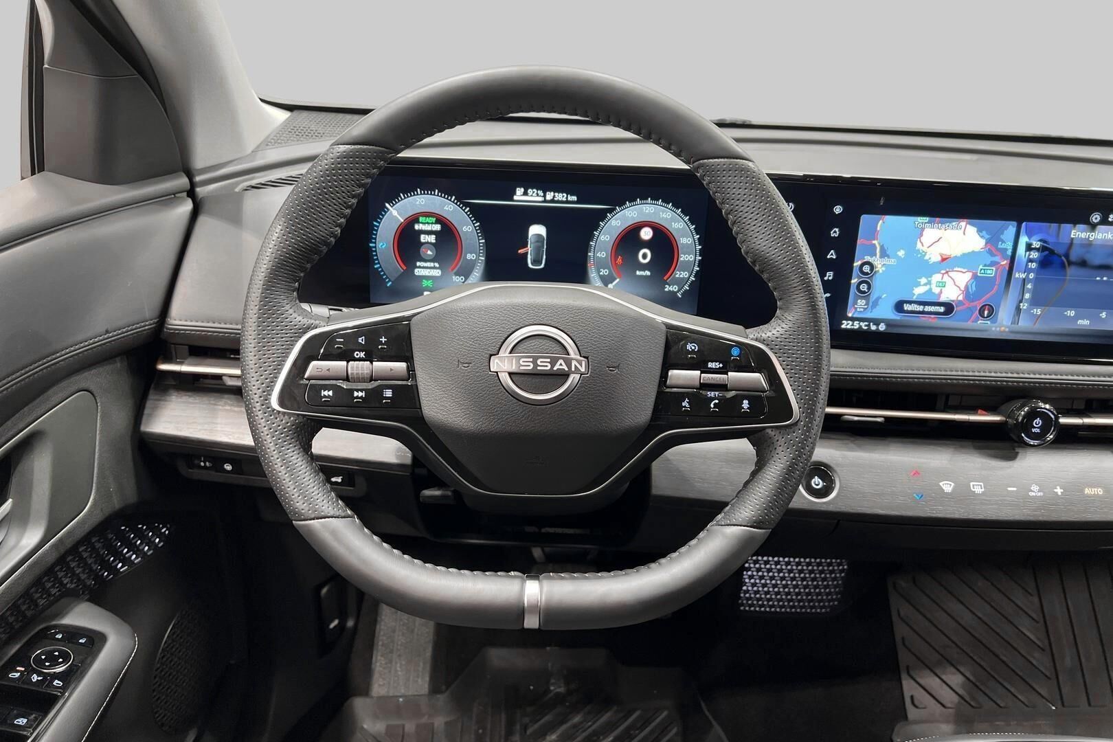 Nissan Ariya iso kuva 33