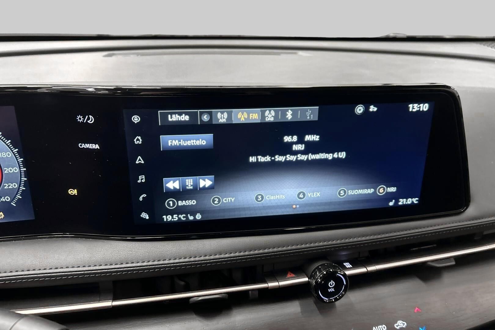 Nissan Ariya iso kuva 15