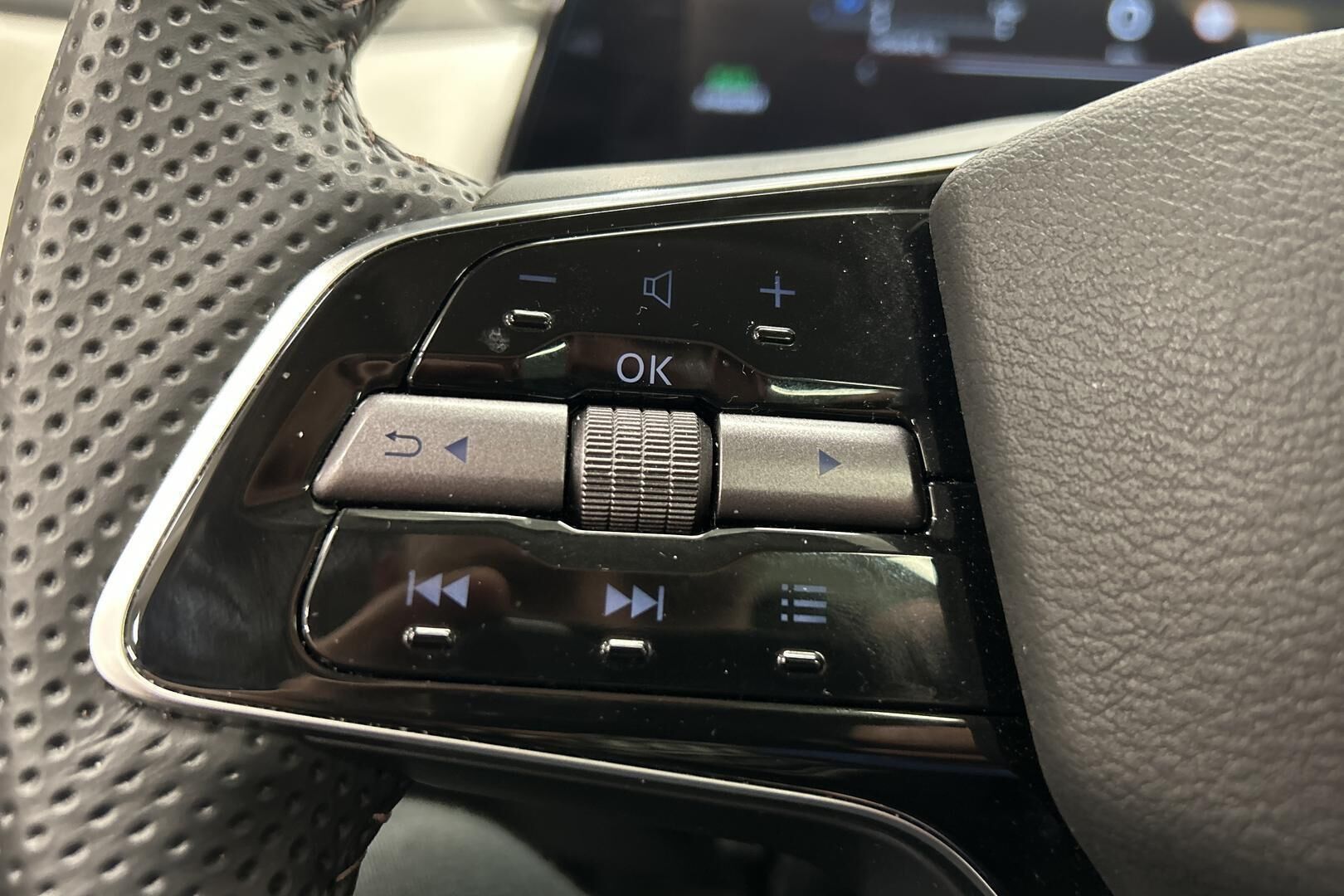 Nissan Ariya iso kuva 14