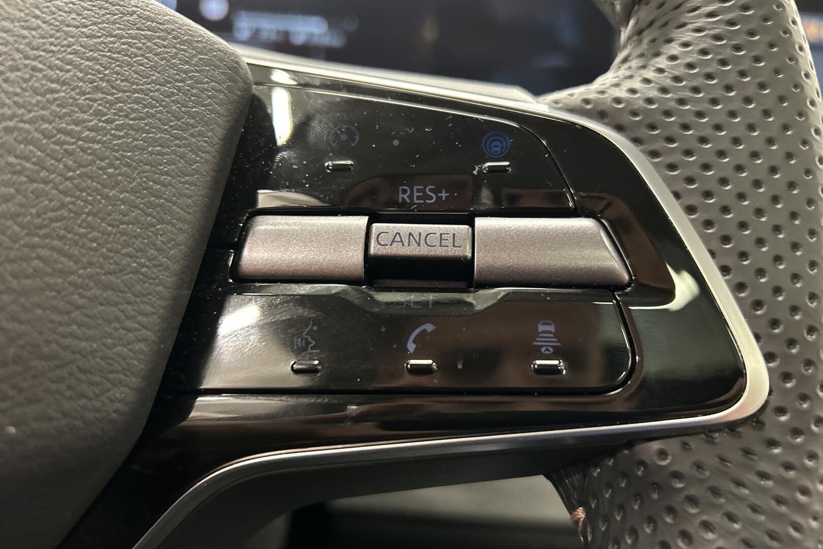 Nissan Ariya iso kuva 15