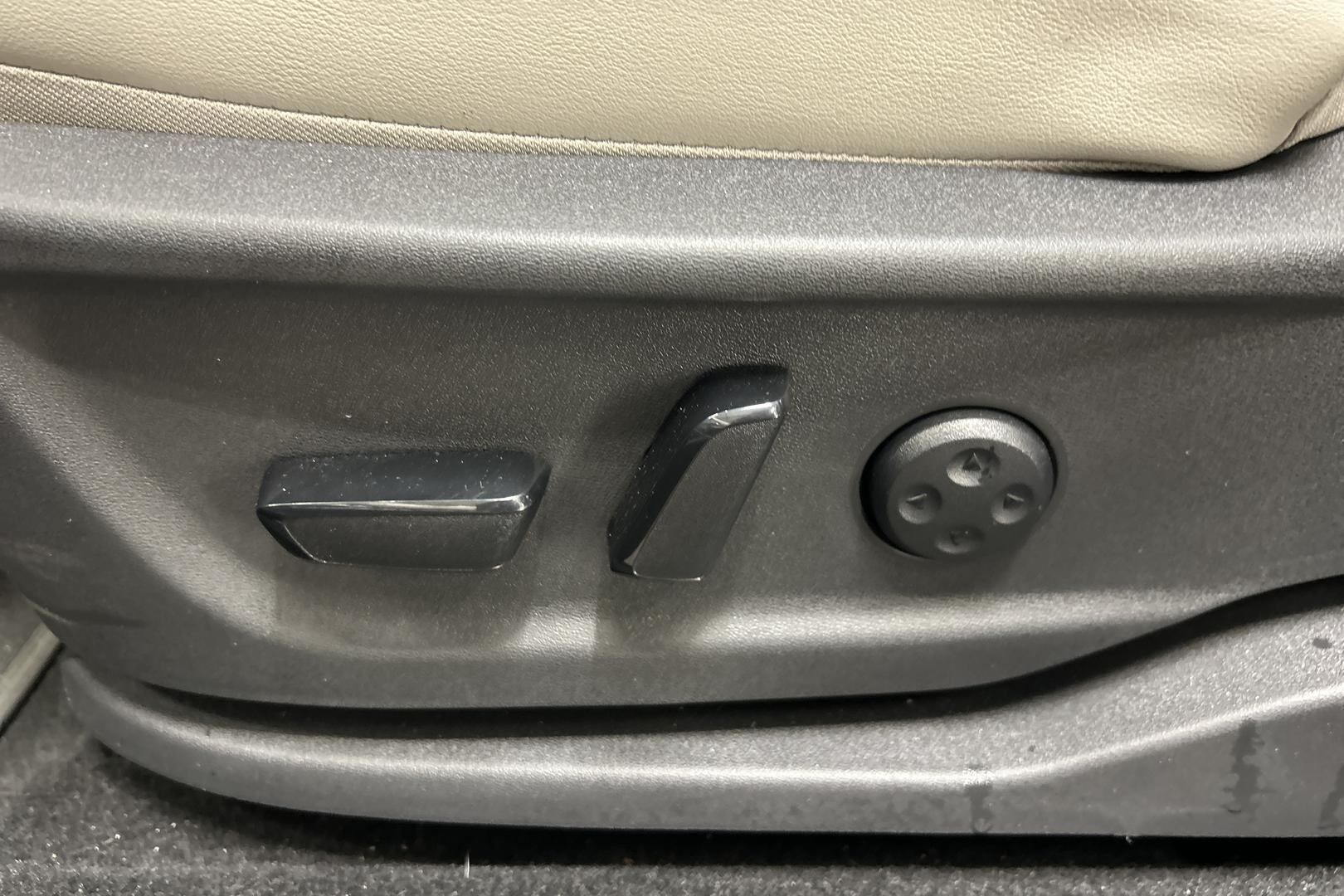 Nissan Ariya iso kuva 25