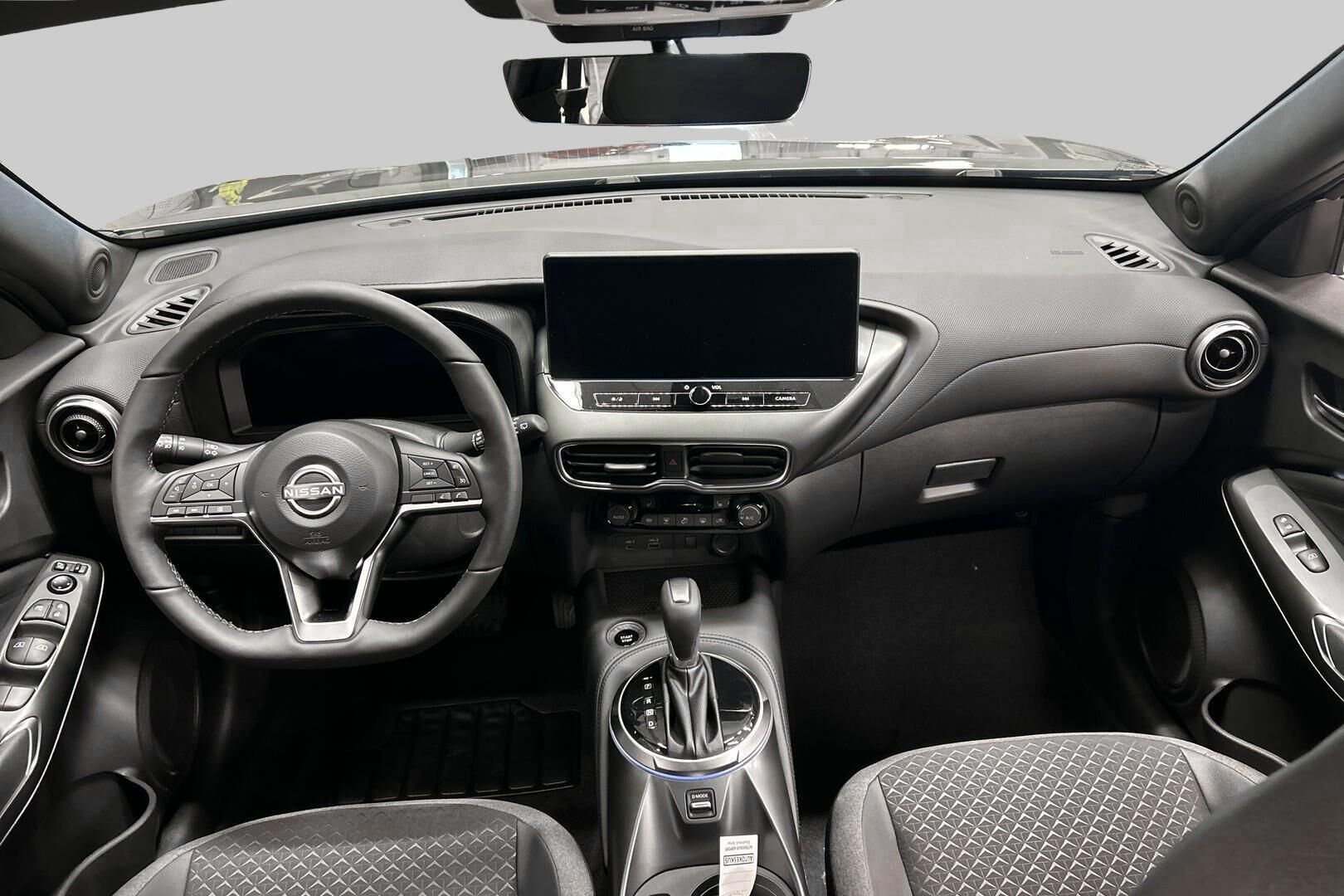 Nissan Juke iso kuva 10