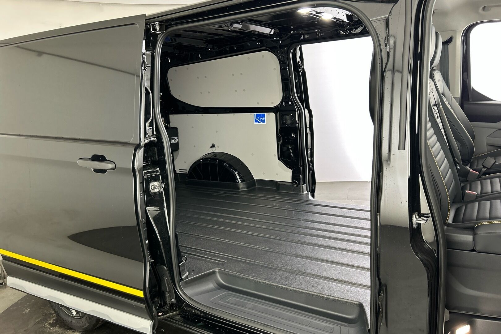 Ford Transit Custom iso kuva 23