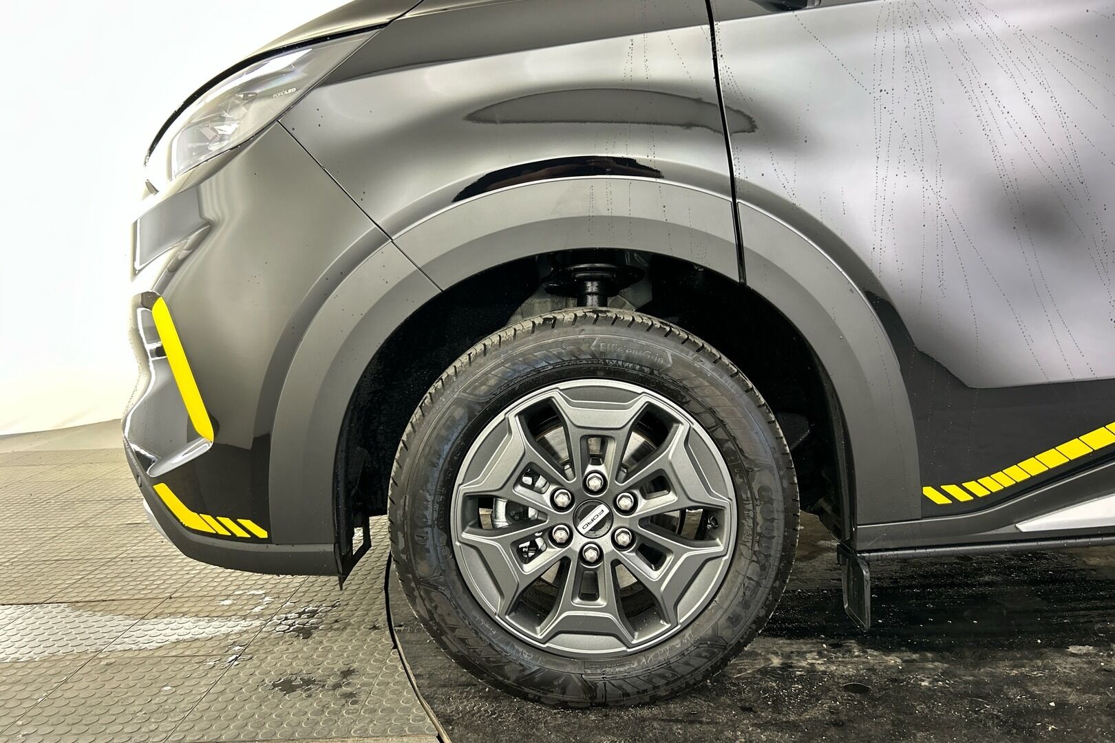 Ford Transit Custom iso kuva 8
