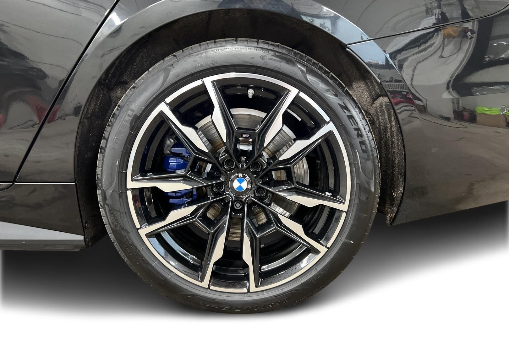 BMW i4 M50 iso kuva 11