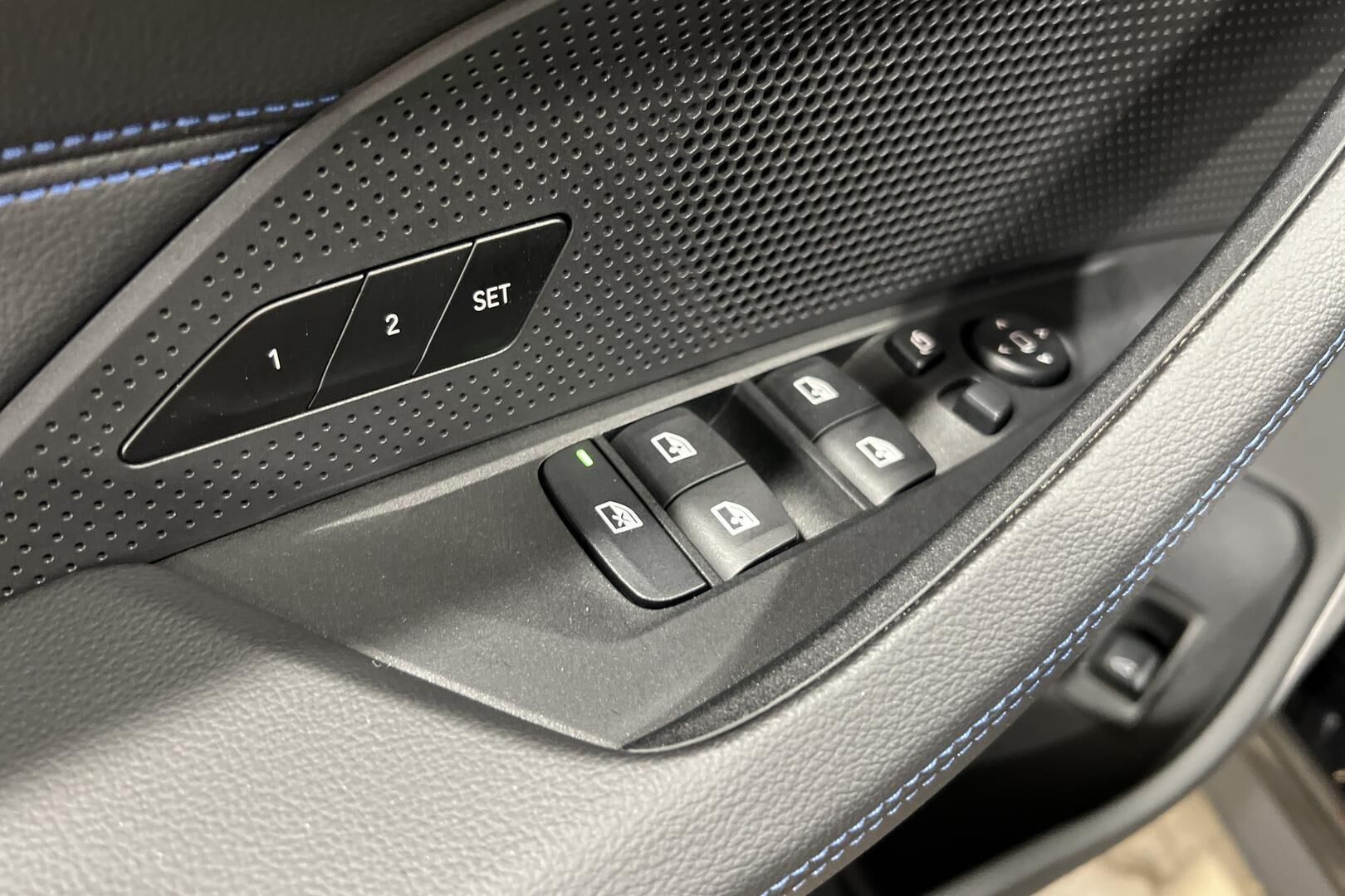 BMW i4 M50 iso kuva 13