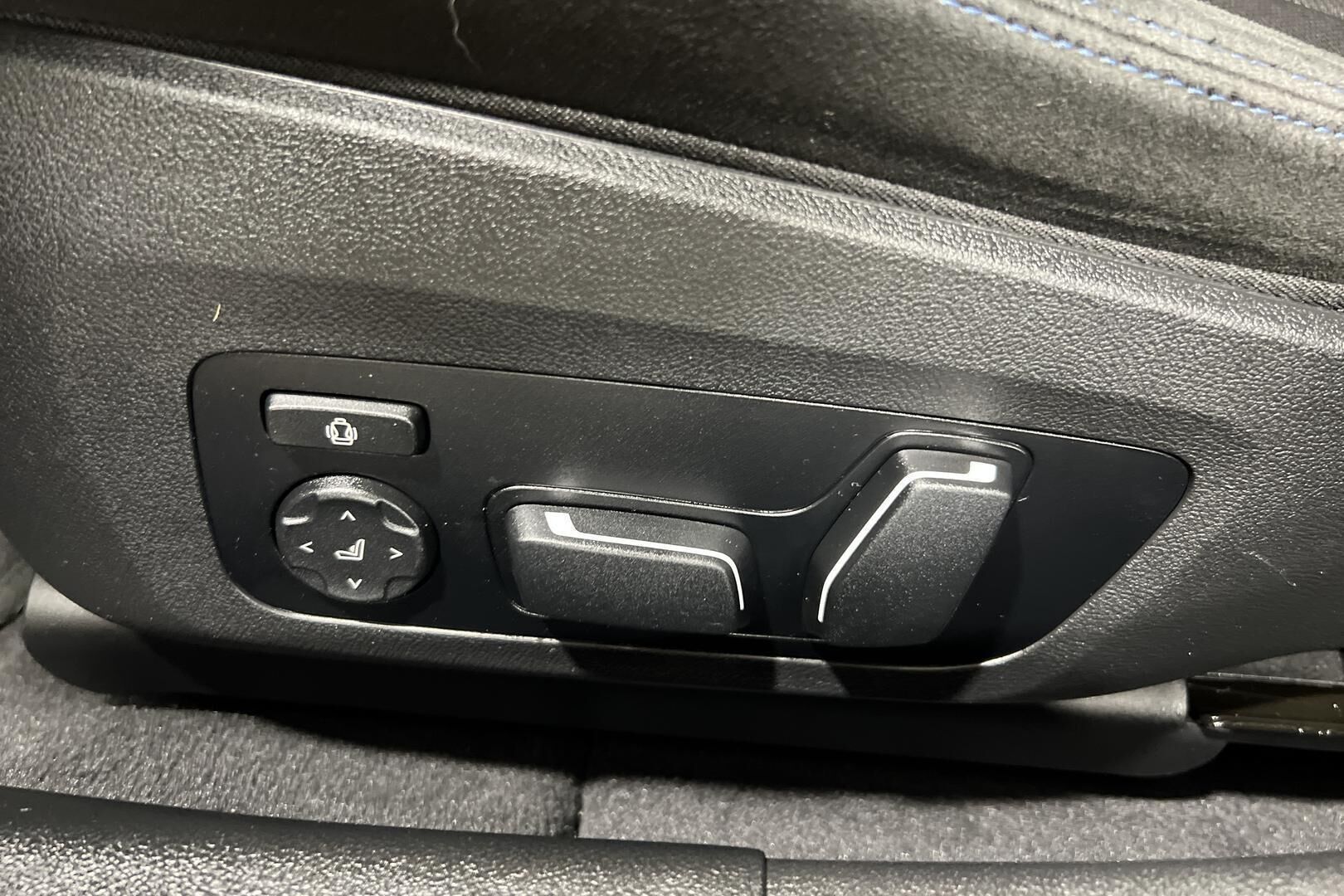 BMW i4 M50 iso kuva 14