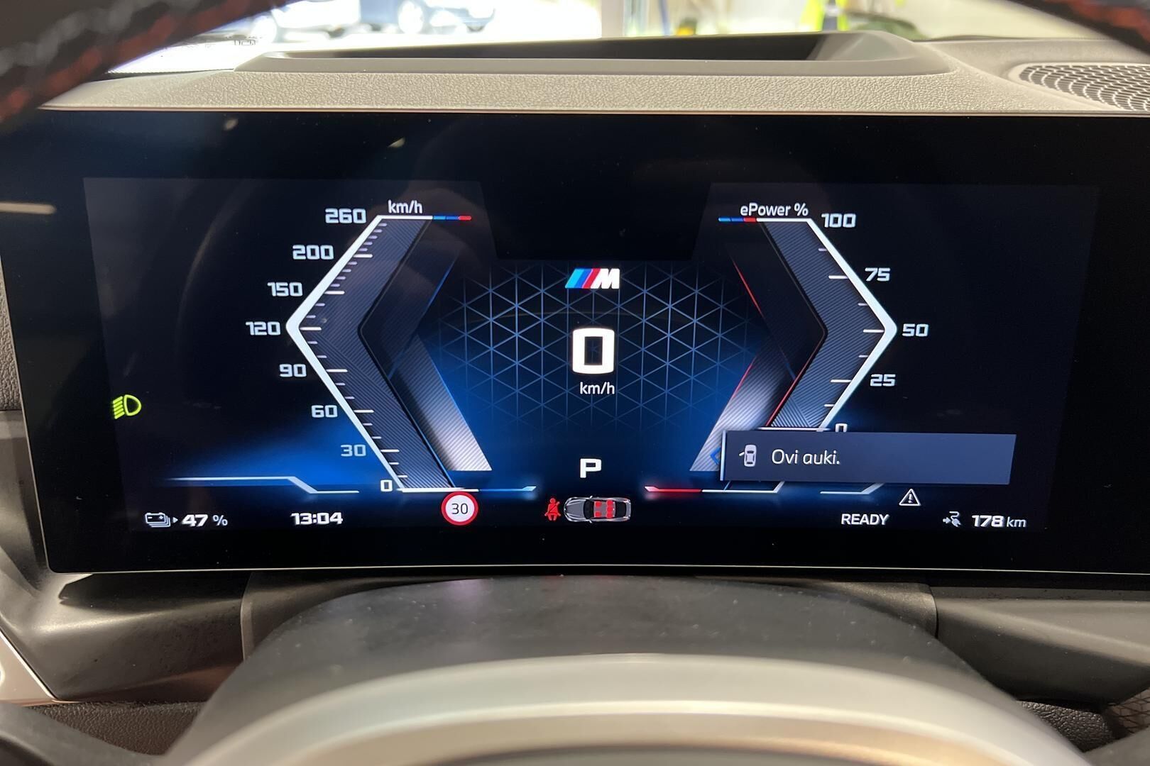 BMW i4 M50 iso kuva 17