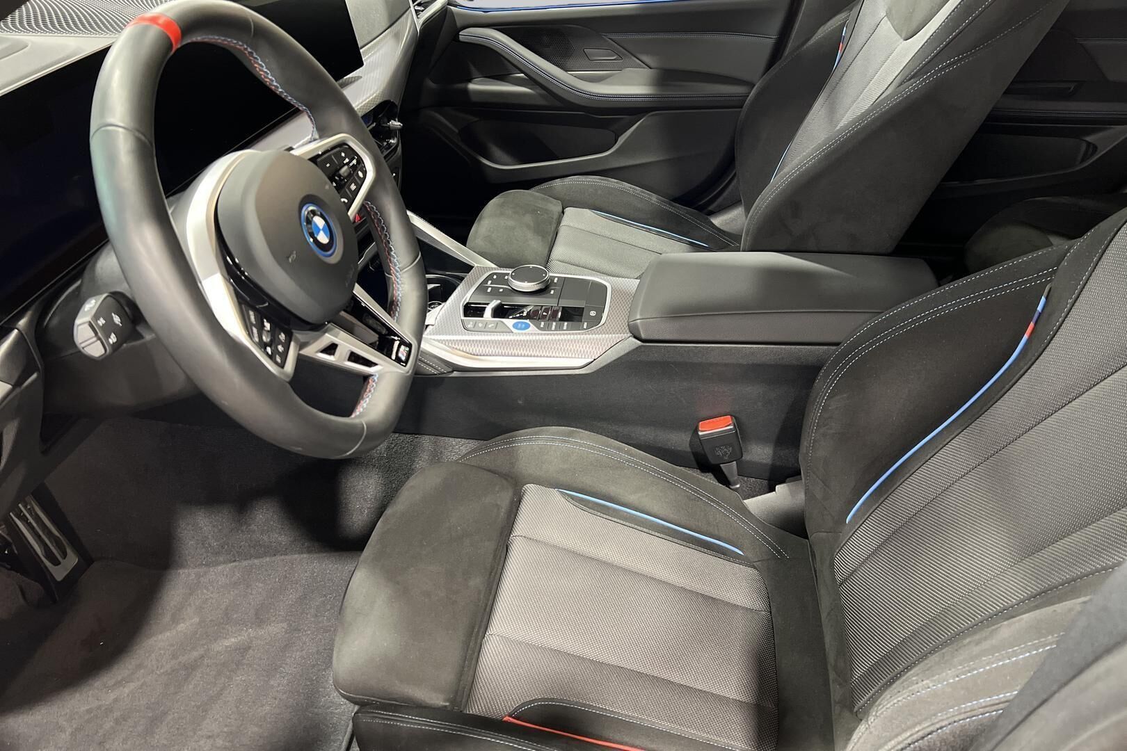 BMW i4 M50 iso kuva 7