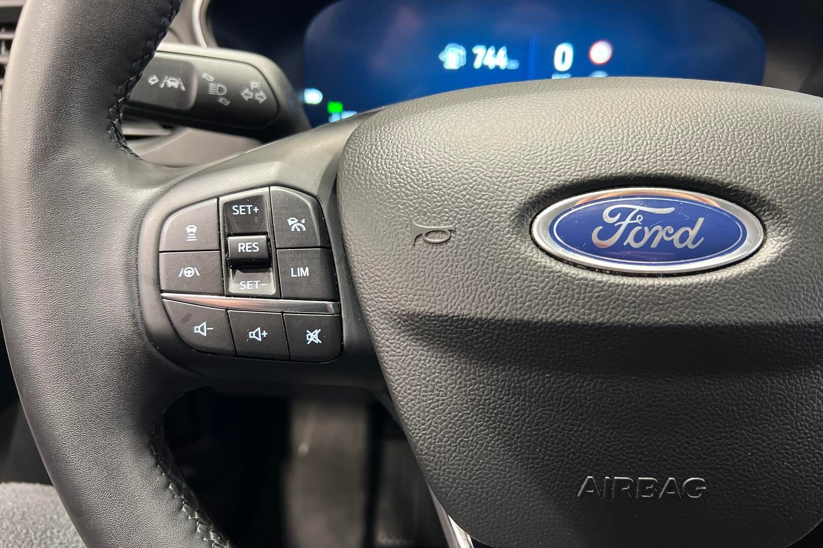 Ford Focus iso kuva 16