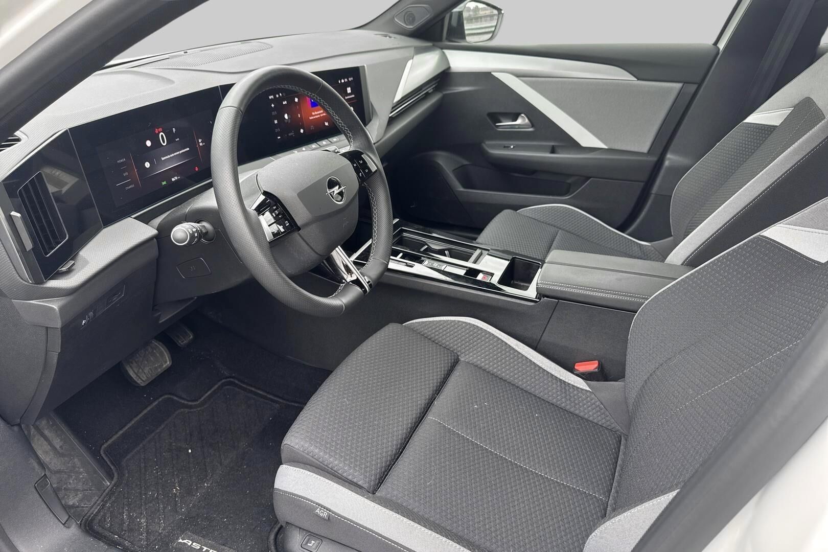 Opel Astra iso kuva 2