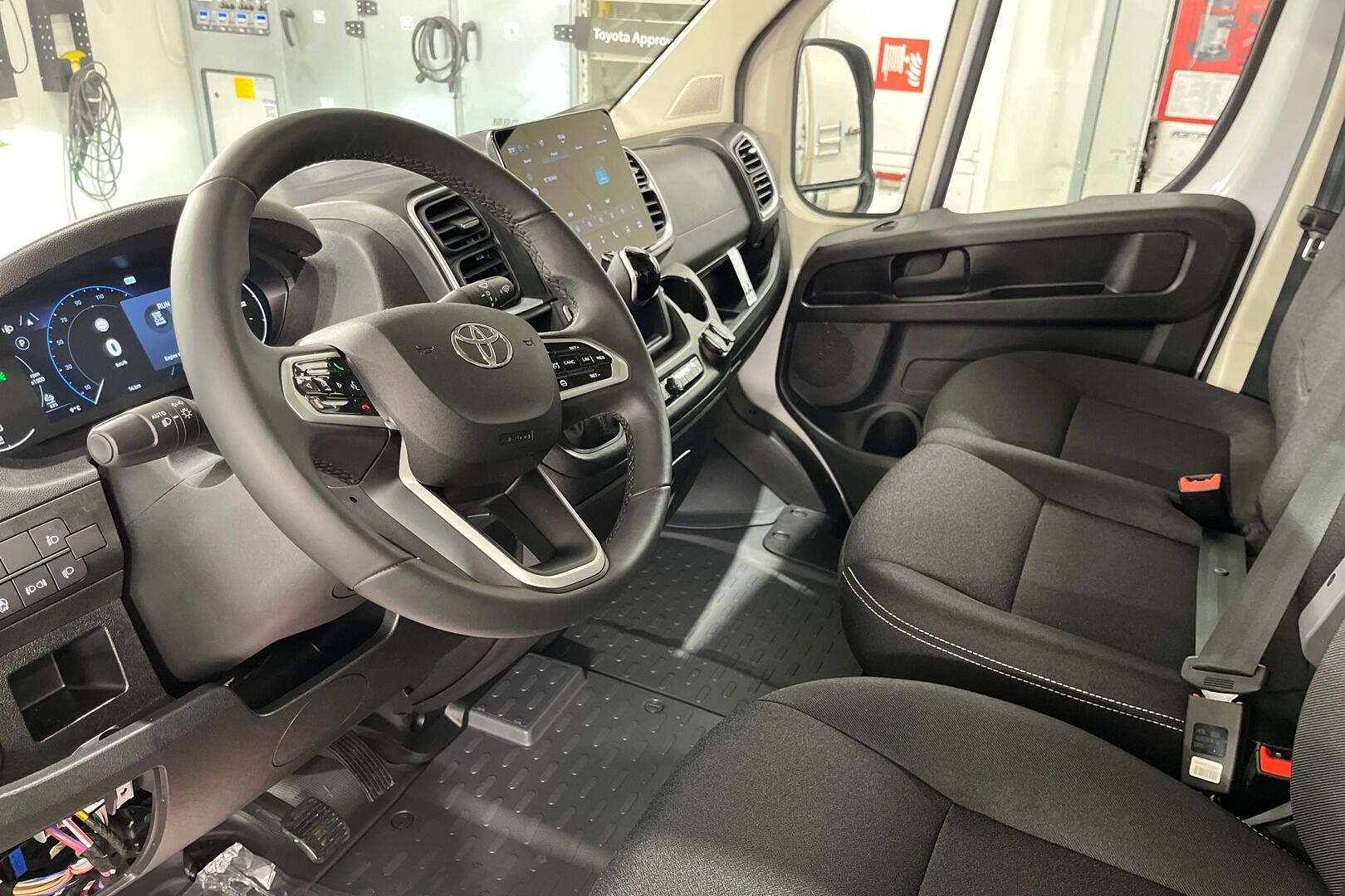 Toyota Proace MAX iso kuva 6
