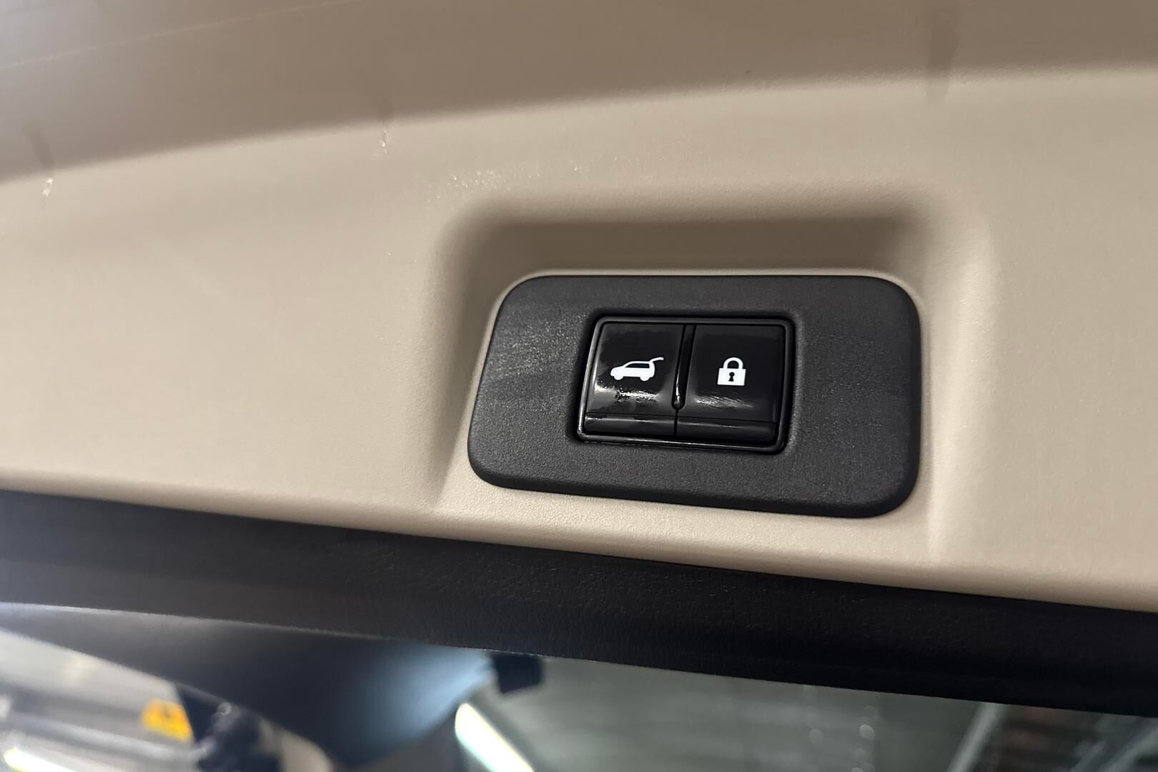 Nissan Ariya iso kuva 14