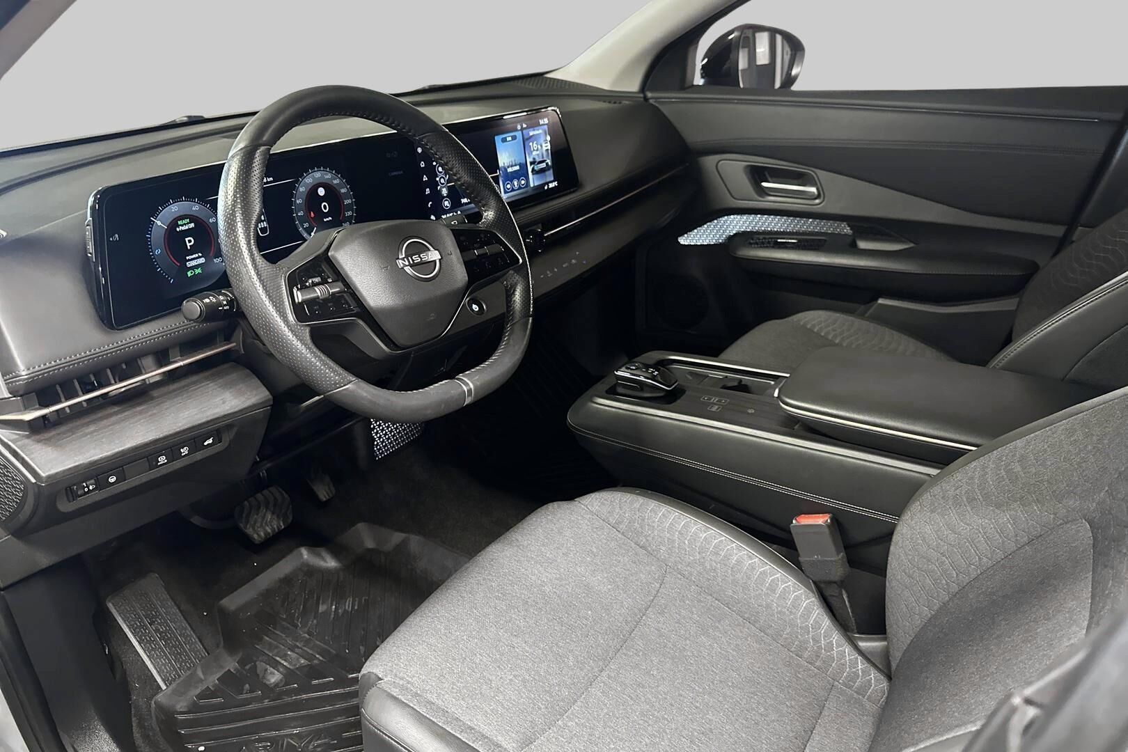 Nissan Ariya iso kuva 8