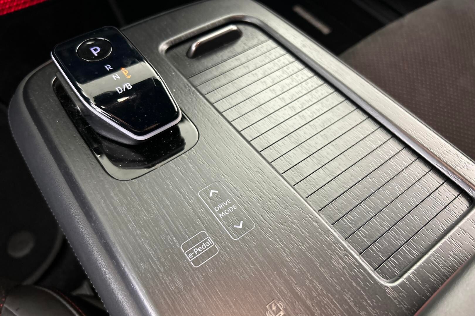 Nissan Ariya iso kuva 18