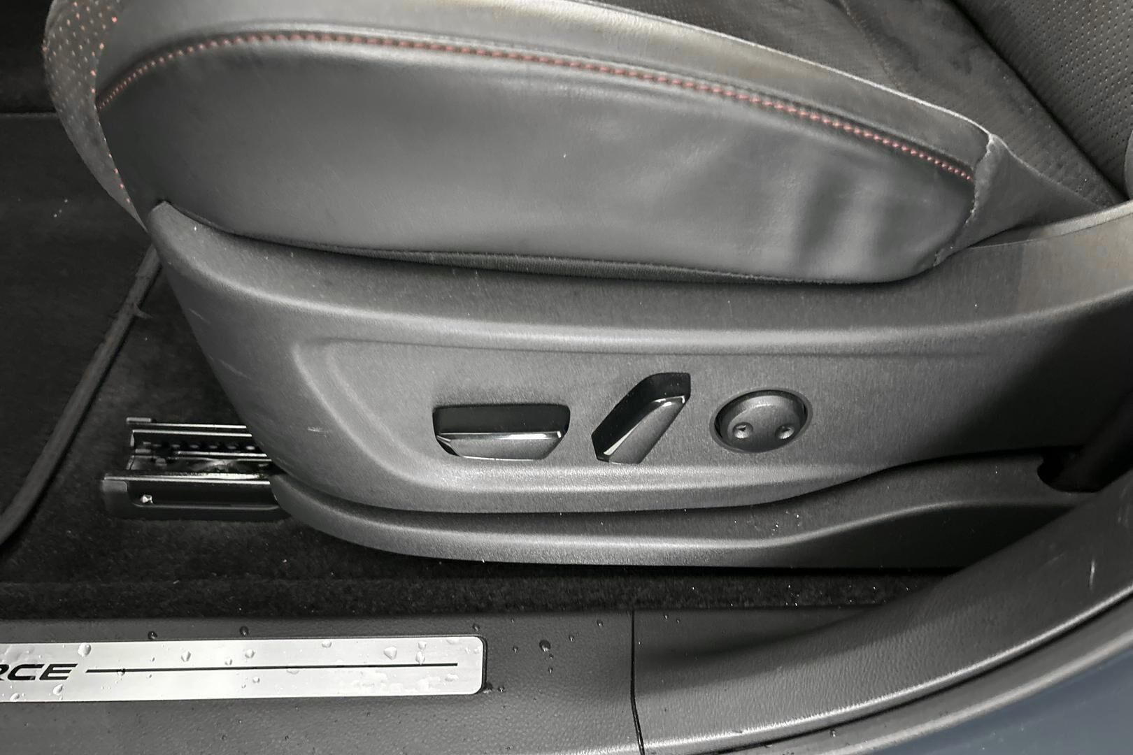 Nissan Ariya iso kuva 24