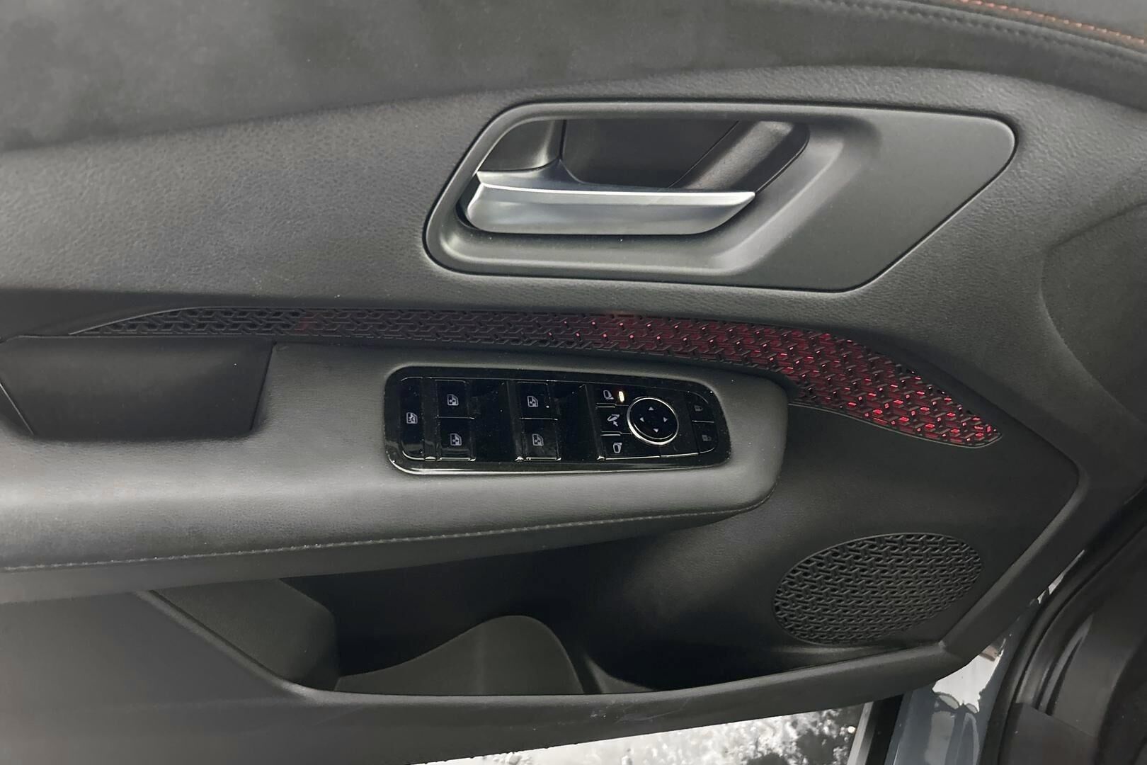 Nissan Ariya iso kuva 22