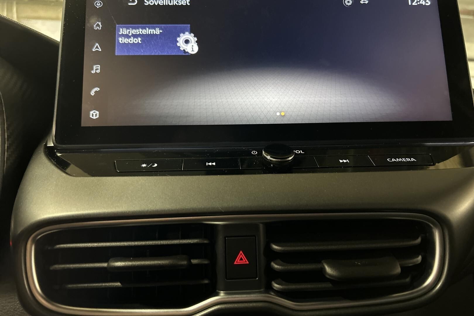 Nissan Juke iso kuva 12