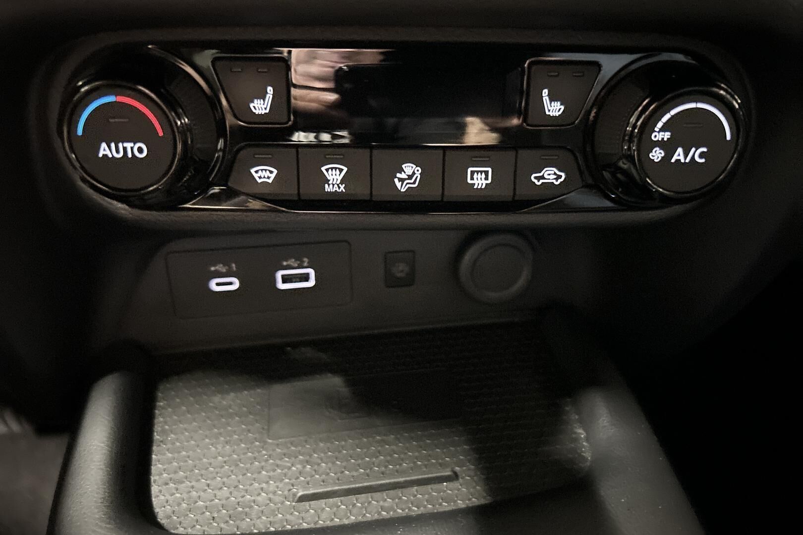 Nissan Juke iso kuva 28