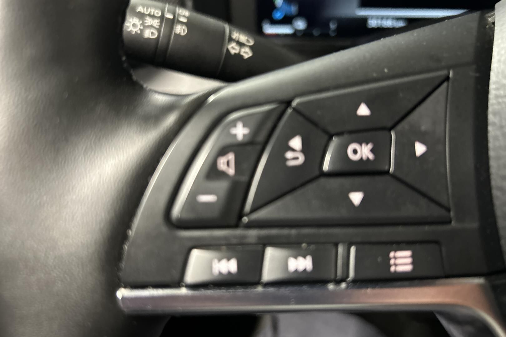 Nissan Juke iso kuva 13