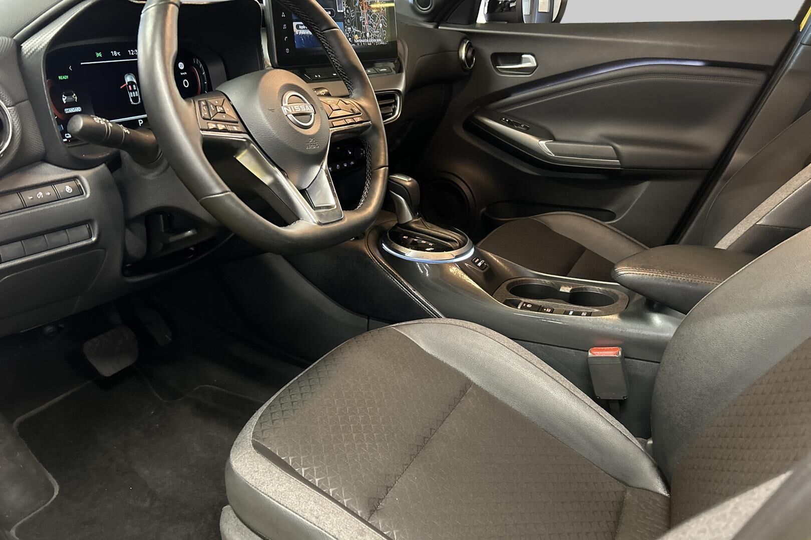 Nissan Juke iso kuva 5