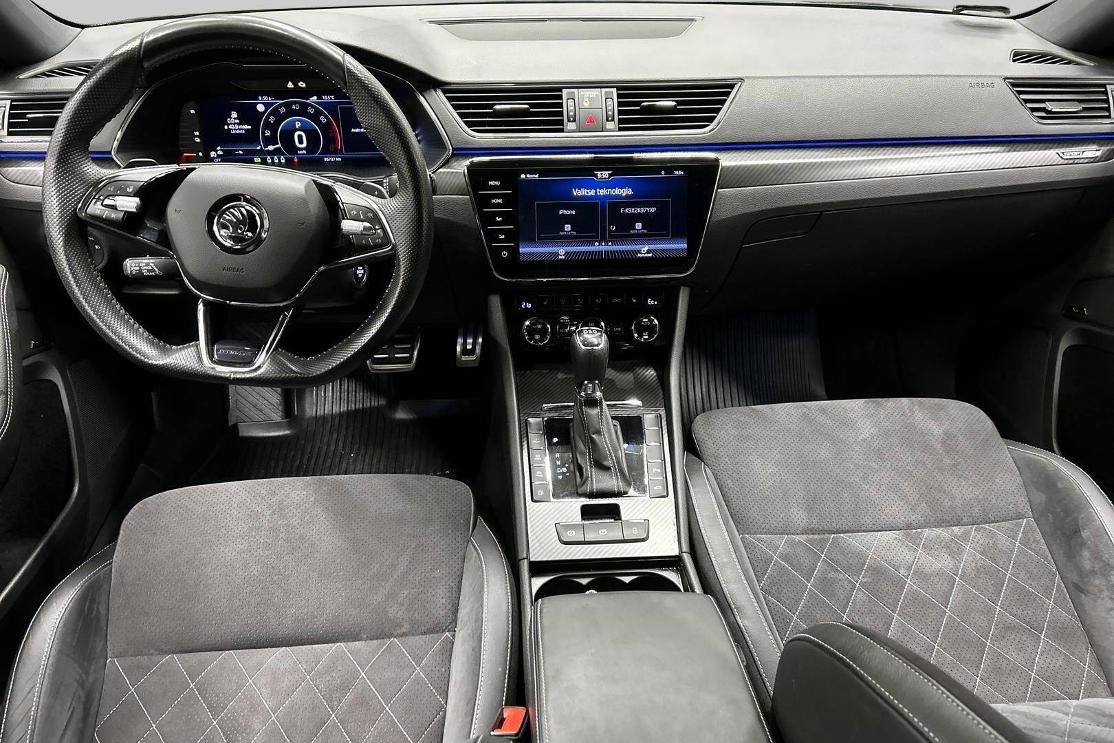 Skoda Superb iso kuva 11