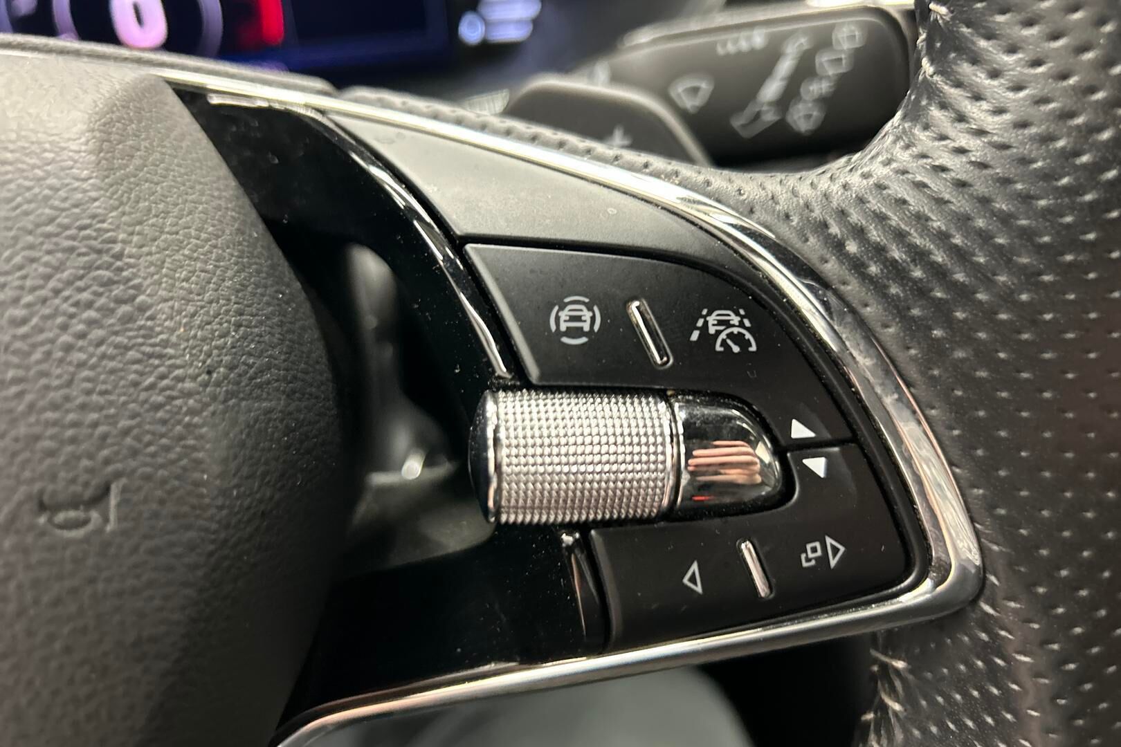 Skoda Superb iso kuva 17