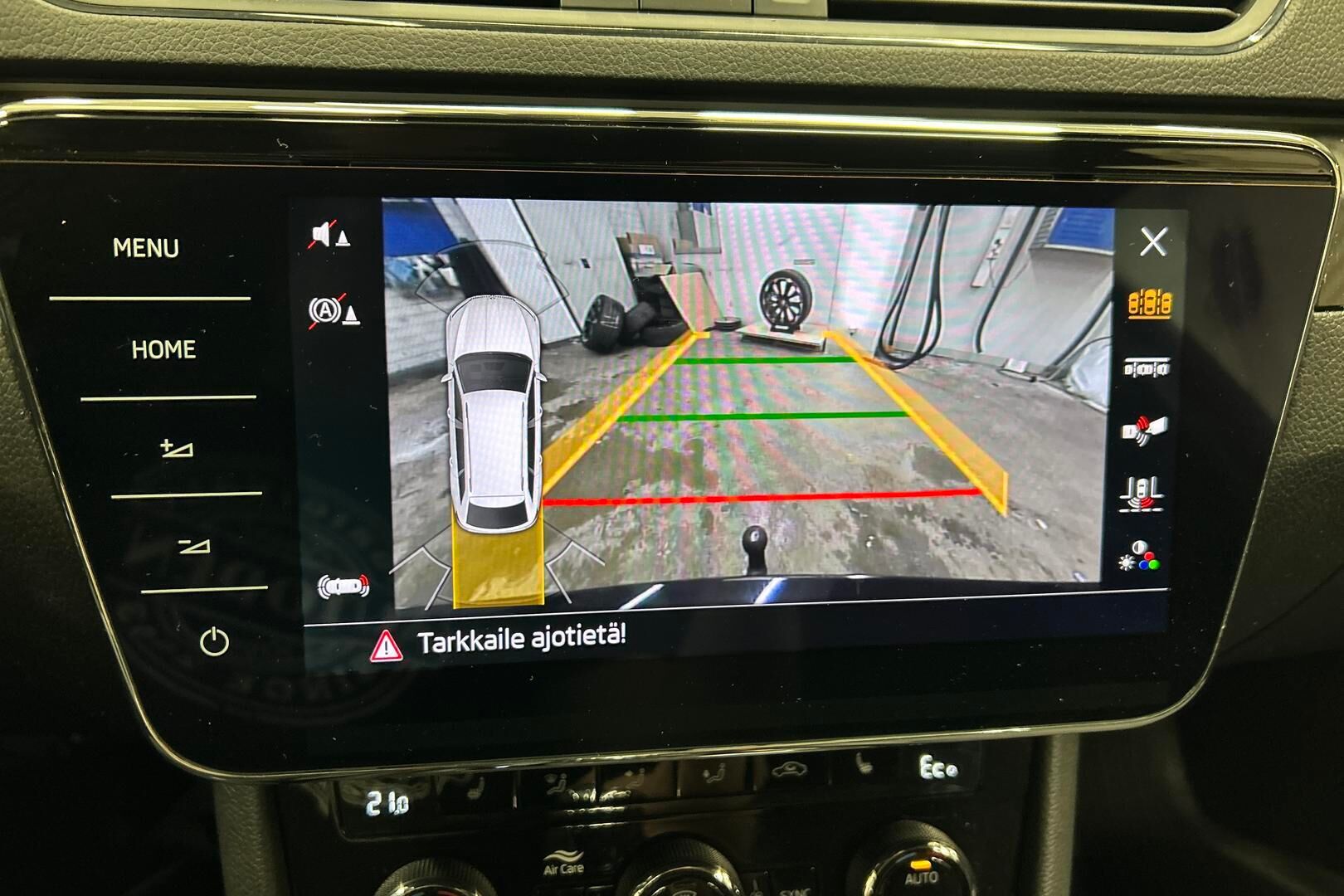 Skoda Superb iso kuva 19