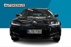 Skoda Superb esikatselu 2